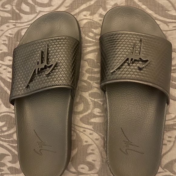 Giuseppe Zanotti Brett slides. Only worn once. - Picture 1 of 6